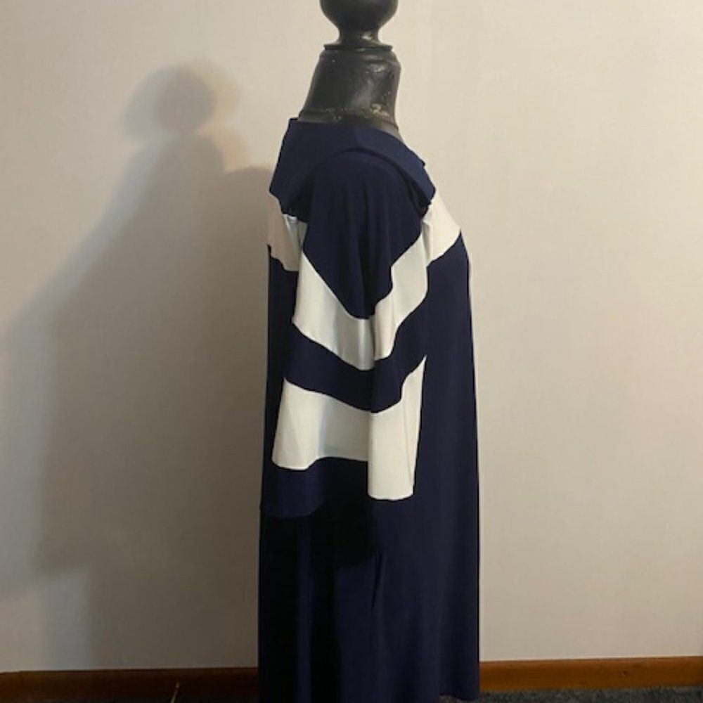 Nina Leonard Navy Blue, White cold shoulder dress, size Meddium - Picture 4 of 5